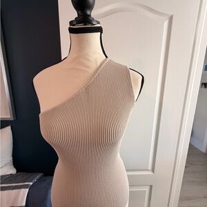 Babaton Sculpt Knit One-Shoulder Ribbed top in Cream